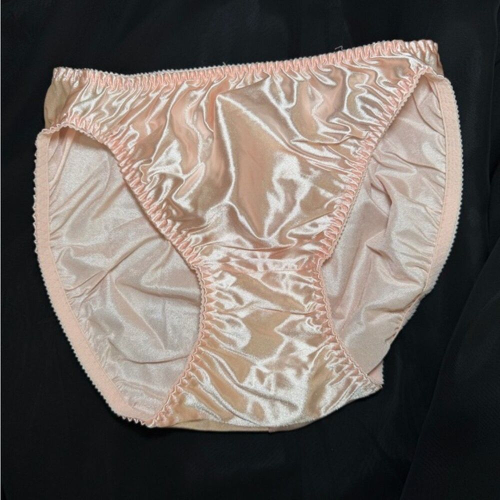 Vintage Victoria’s Secret Satin Bikini Panties – Size M